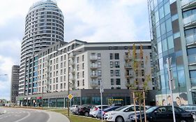 Capital Towers - Apartament Green z widokiem na rzekę i park